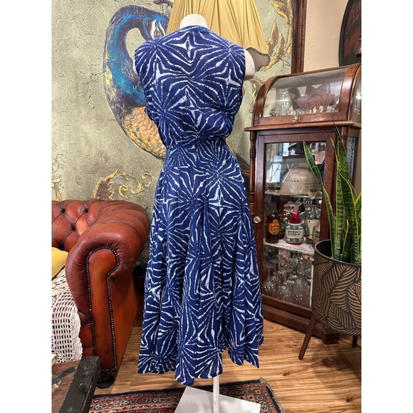 Chelsea & Theodore Blue White Shibori Midi Dress - Picture 4 of 8